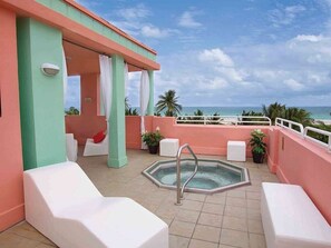 Bain à remous extérieur