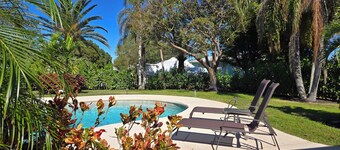 Private Heated Pool-Hot Tub-Fire Pit-Tiki Bar-Large Yard-Great Location!