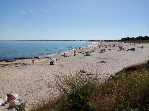 Au Bord de la mer à 50 m de la Plage et des Rochers. 140 m2. Jardin, Terrasse
