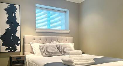 2Bedroom 1Bath Seperate Entrance Lower-level Quiet, Cofy and Convenience