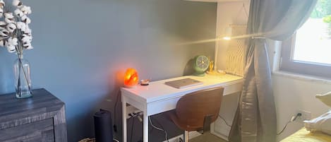 1 quarto, escrivaninha, ferros/tábuas de passar roupa, Wi-Fi