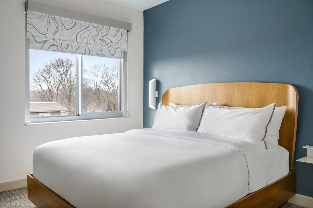 Ropa de cama de alta calidad y camas con pillow-top