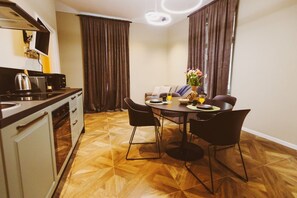 تناول الطعام