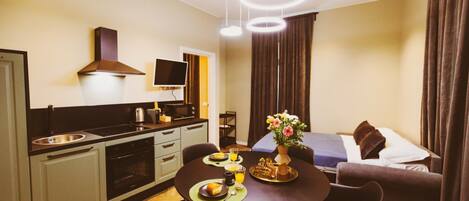 1 bedroom, iron/ironing board, internet, bed sheets