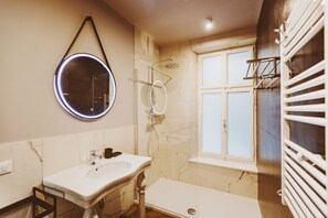 Shower, bidet