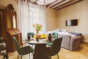 Dining - Chiara Cozy Apartment C (Udine)