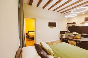 1 bedroom, iron/ironing board, internet, bed sheets