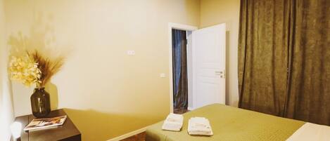 1 bedroom, iron/ironing board, Internet, bed sheets