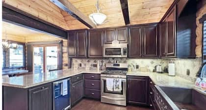 8 min walk to village,Cozy, heater,A.C, fireplace, 5 min drive to mountain high