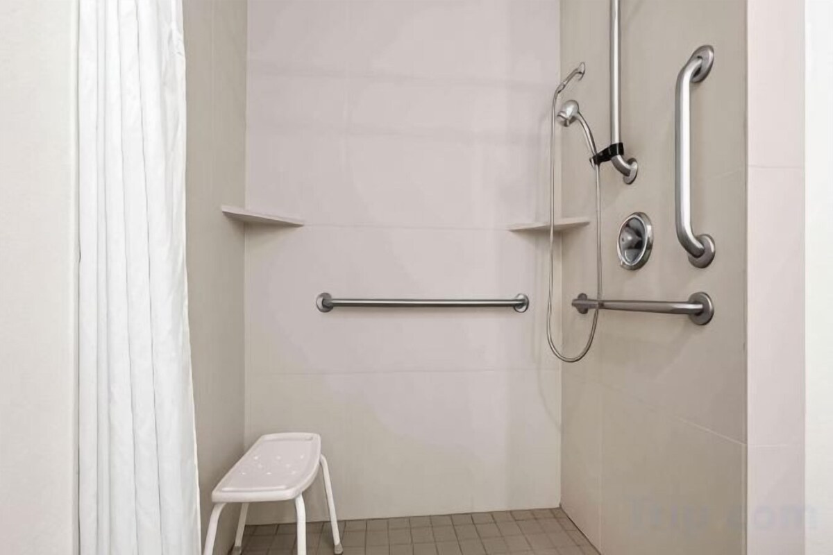2 Queen Beds, Mobility Accessible Room, Non-Smoking