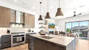 Private kitchen - KBM Resorts Canyons Village Luxurious 5bdrm, Pool Table and TV Room, Chefs Kitchen, Wi-fi! (Park City)