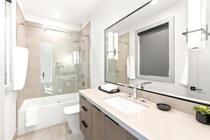 Bathroom - KBM Resorts Canyons Village Luxurious 5bdrm, Pool Table and TV Room, Chefs Kitchen, Wi-fi! (Park City)