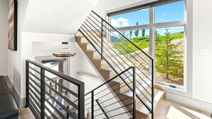 Interior - KBM Resorts Canyons Village Luxurious 5bdrm, Pool Table and TV Room, Chefs Kitchen, Wi-fi! (Park City)