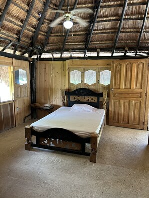 1 bedroom, bed sheets