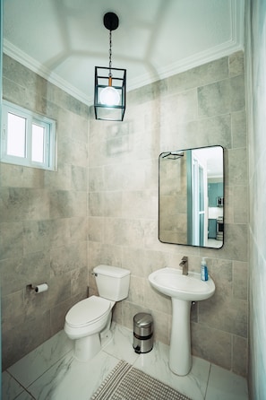Hair dryer, towels, soap, shampoo - 
Luxury Condo with Rooftop Pool in Kingston Jamaica (Kingston)