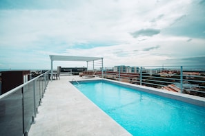 Pool - 
Luxury Condo with Rooftop Pool in Kingston Jamaica (Kingston)