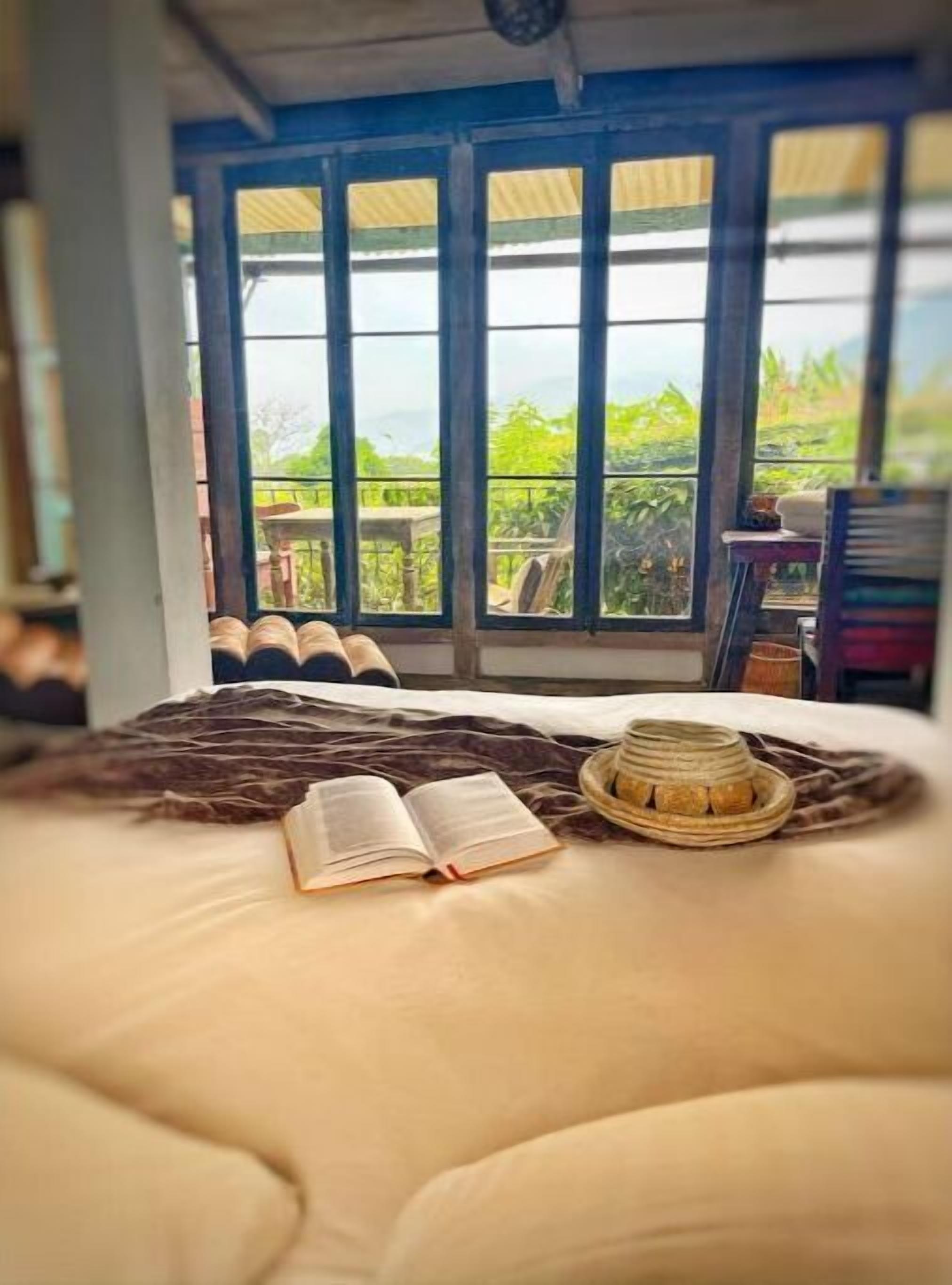 9 bedrooms, WiFi, bed sheets