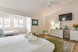 2 bedrooms, desk, iron/ironing board, internet