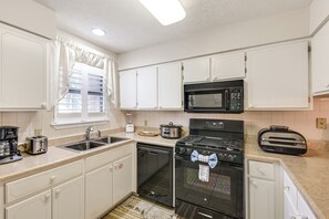 Stovetop, dishwasher, coffee/tea maker, toaster