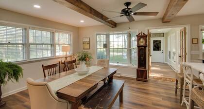 Charming Villisca Getaway w/ Screened Porch!