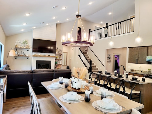 Posh Pelican House is guest favorite in quaint resort town of Breezy Point!