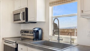 Unclassified image, 2 of 38, button - Desert Moon-Hot Tub & Views Near Joshua Tree! (Joshua Tree)