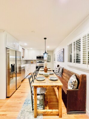 Dining - Walkable Home In Heart of West Asheville Near Downtown (Asheville)