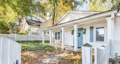 Downtown Buford: Enjoy Train, Walk to Eats & Shops