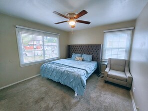 3 bedrooms, iron/ironing board, WiFi, bed sheets