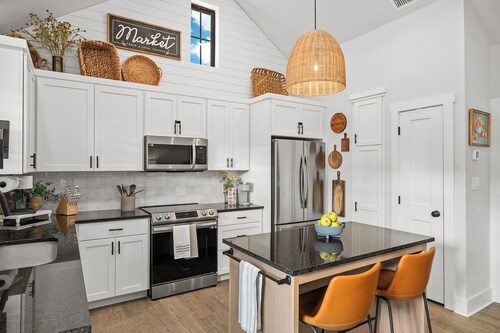 The Burg's Nest | Brand New Luxury Suite