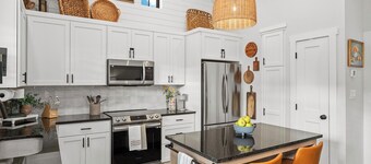 The Burg's Nest | Brand New Luxury Suite