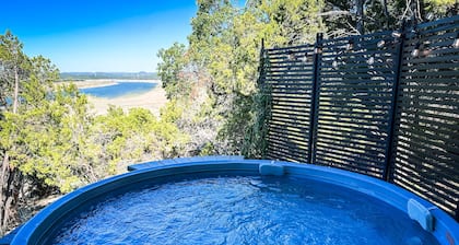 Lake Travis Chic with MILES of views and Awesome amenities