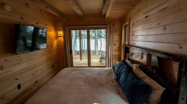 2 bedrooms, WiFi, bed sheets - Richardson Pond - rare opportunity to rent on this body of water! (Rangeley)