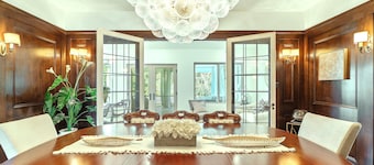 Holiday Special! Achitectural Masterpiece Rose Bowl Mansion-5minWalk AmazingView