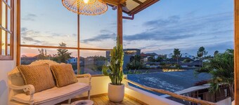 Stunning 7BR Large Group Private Pool Yoga Gym Cinema 10min Canggu Surfing Beach