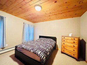 4 bedrooms, free WiFi, bed sheets