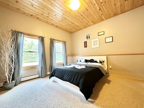 4 bedrooms, free WiFi, bed sheets