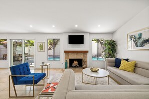 Unclassified image, 2 of 45, button - 'Serrano' Palm Desert gem w/ pool & spa (Palm Desert)