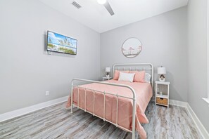 3 soverom, strykejern/-brett, wi-fi og sengetøy