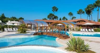 Confortable appartement pour 4 personnes avec WIFI, piscine, TV, terrasse, animaux admis et parking