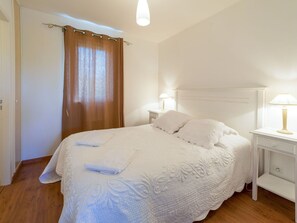 3 bedrooms, travel cot, free WiFi