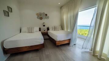 7 chambres, coffres-forts dans les chambres, fer et planche Ă repasser