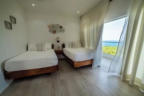 7 bedrooms, in-room safe, iron/ironing board, travel cot - High Life Resort & Spa 
Entire Villa (Negril)