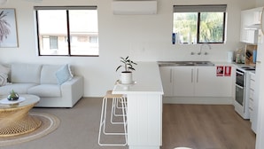 Private kitchen - Large 2 bed unit with water views of Shoal Bay Beach! (Nelson Bay)