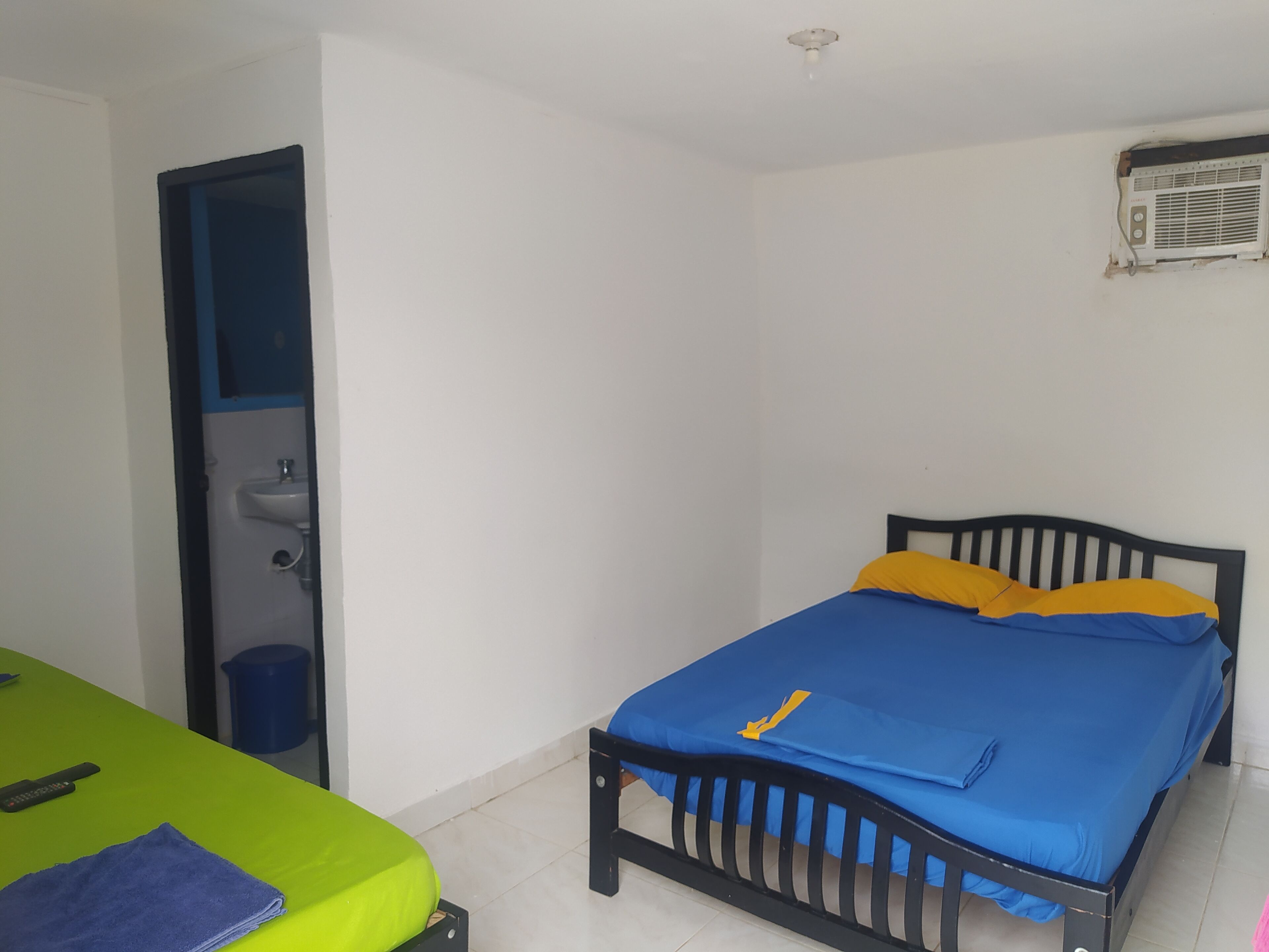 Wifi gratis y ropa de cama 