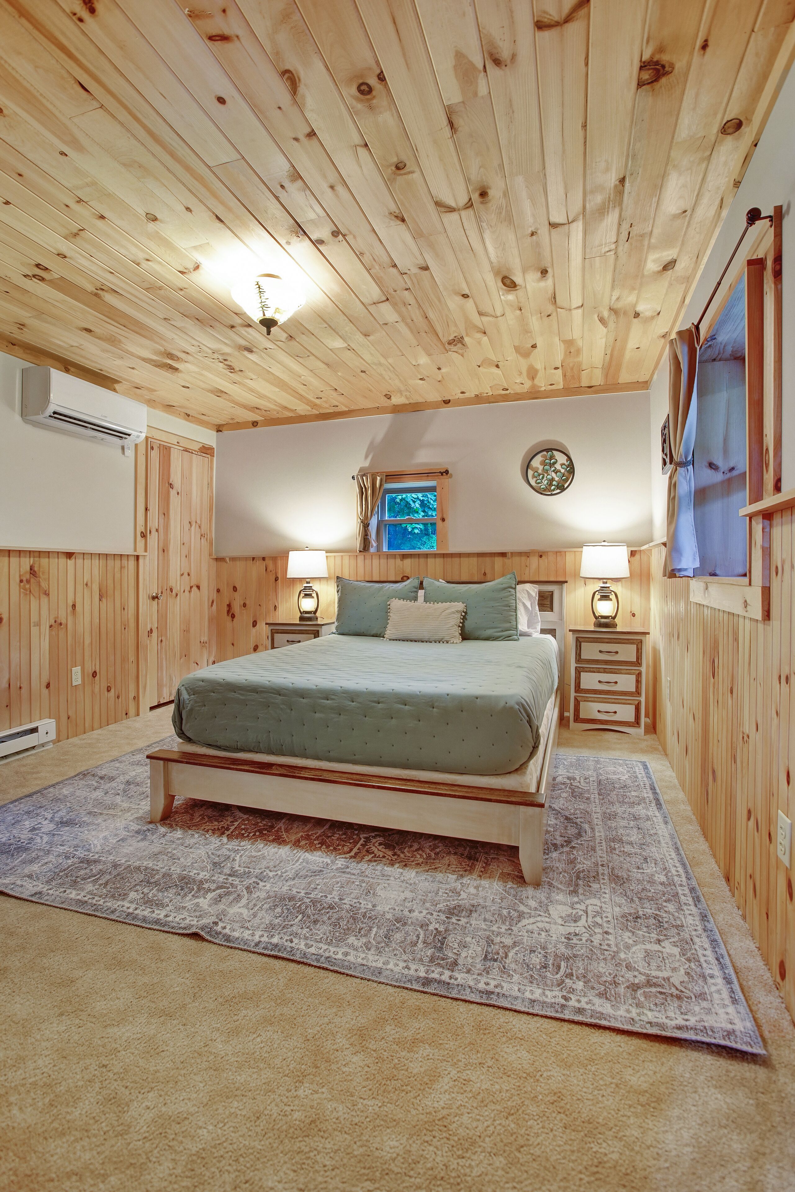 3 bedrooms, travel crib, WiFi, bed sheets