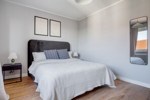 1 slaapkamer, een strijkplank/strijkijzer, wifi, beddengoed