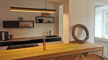 Kühlschrank, Ofen, Herdplatte, Geschirrspüler