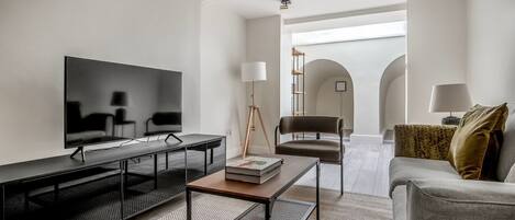 Télévision, chaîne hi-fi