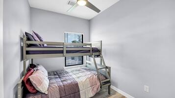 3 bedrooms, iron/ironing board, WiFi, bed sheets